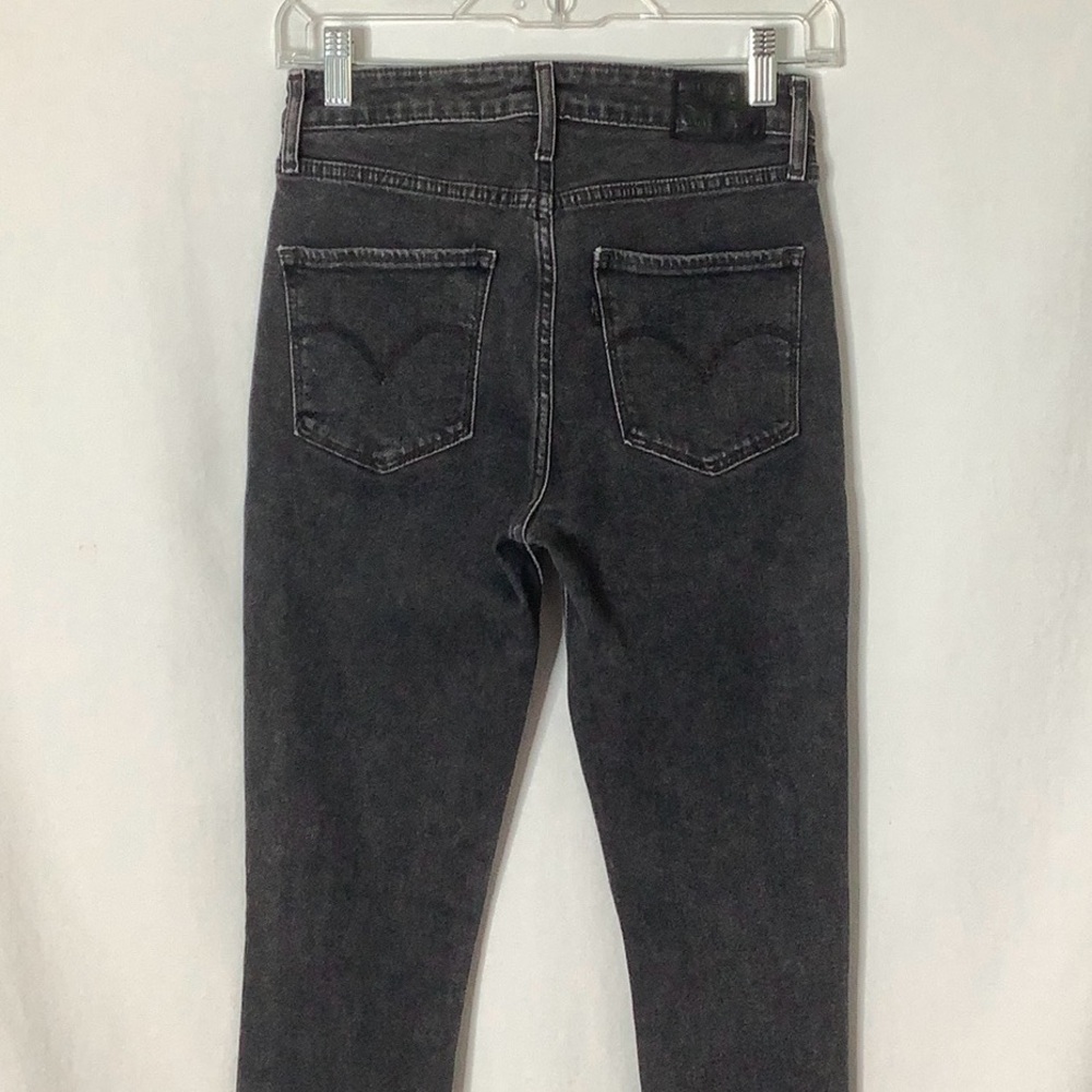 Levi’s Black 721 High Rise Skinny Jeans With Frayed Hem Size 26